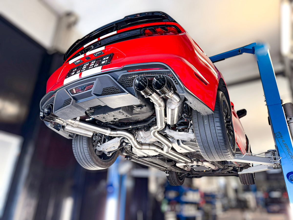 Sportovní klapkový výfuk Hurricane 3,5″ – Ford Mustang kupé 5.0 Mk6 před faceliftem 4 koncovky (vzhled faceliftu) – americká verze