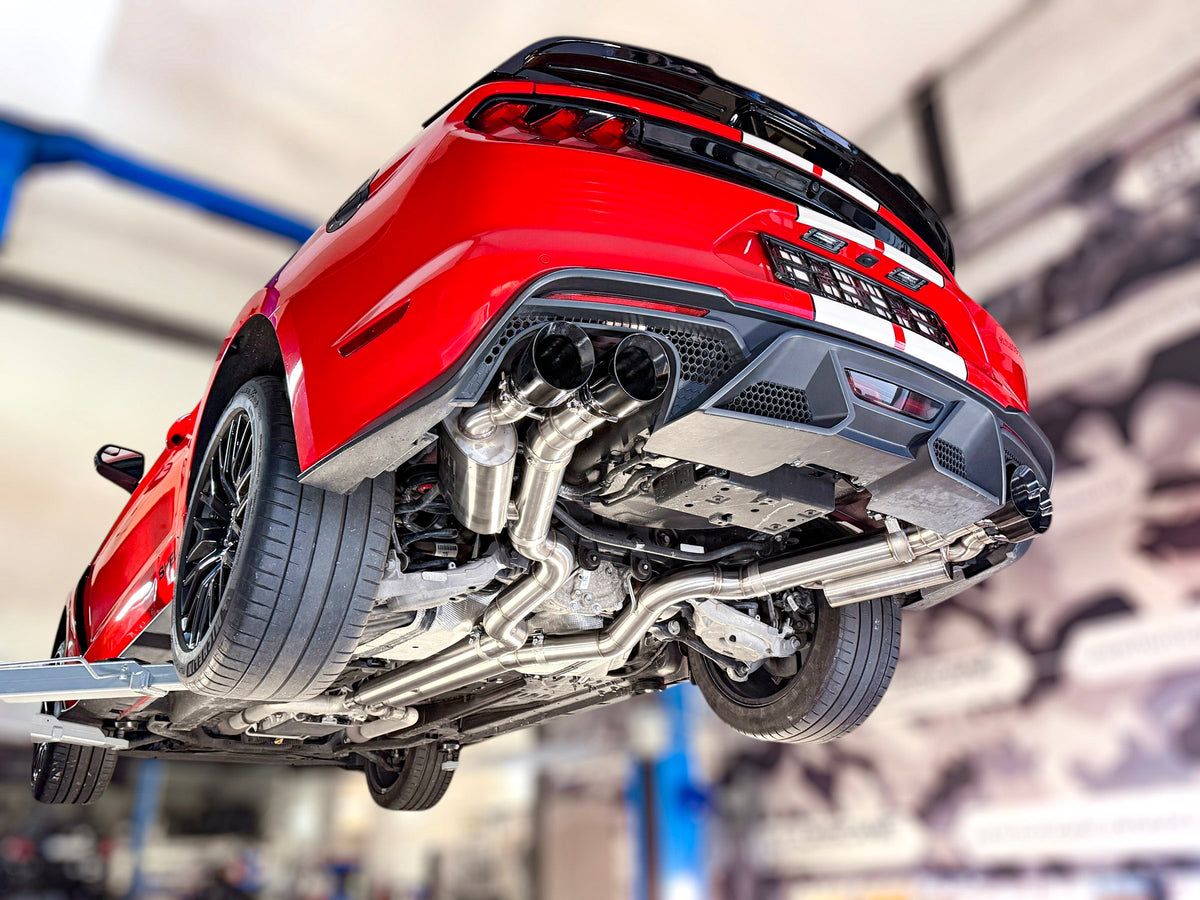Sportovní klapkový výfuk Hurricane 3,5″ – Ford Mustang kupé 5.0 Mk6 před faceliftem 4 koncovky (vzhled faceliftu) – americká verze